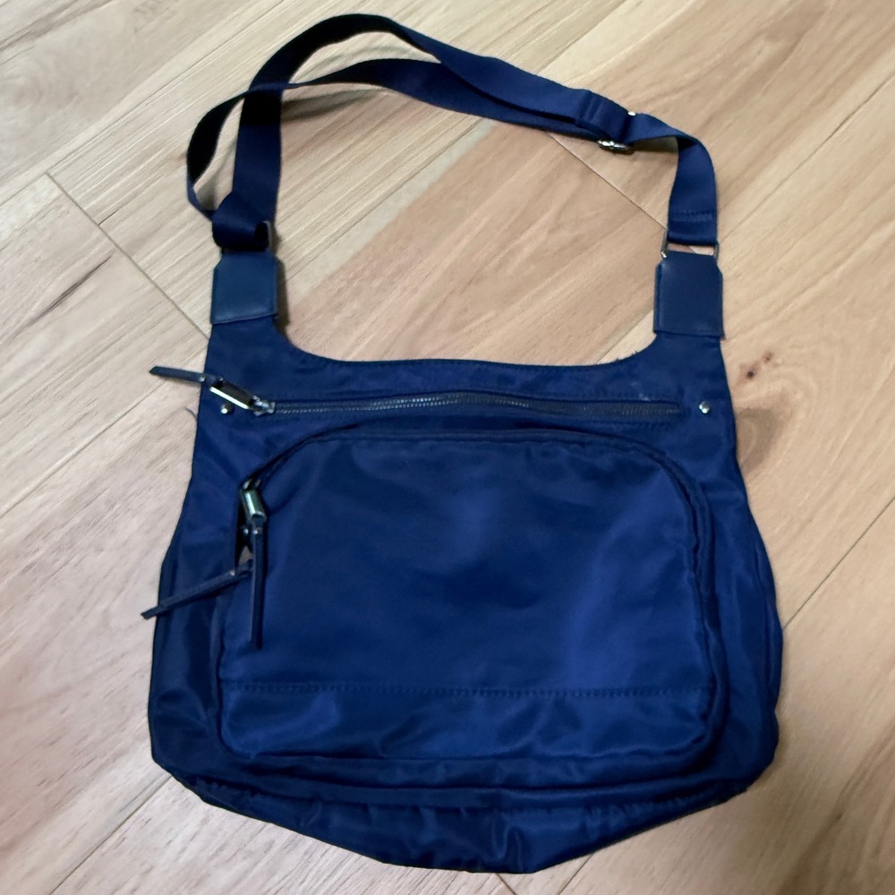 Terra & Sky Crossbody Bag Womens OS Navy Blue Nylon Multi Pocket Travel TT203111